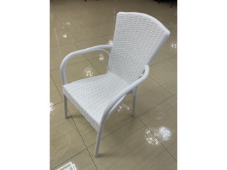 Комплект мебели Пластиковый MOON Д-60 / ROYAL  Цвет: Белый (Стол + 2 Кресла)