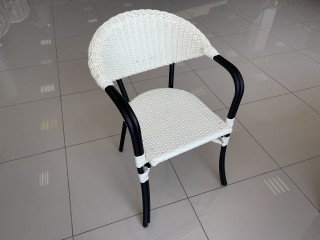 Комплект мебели ACAPULCO / BISTRO-2 Стол круглый разборный 6001 (белый) + 4 Кресла 